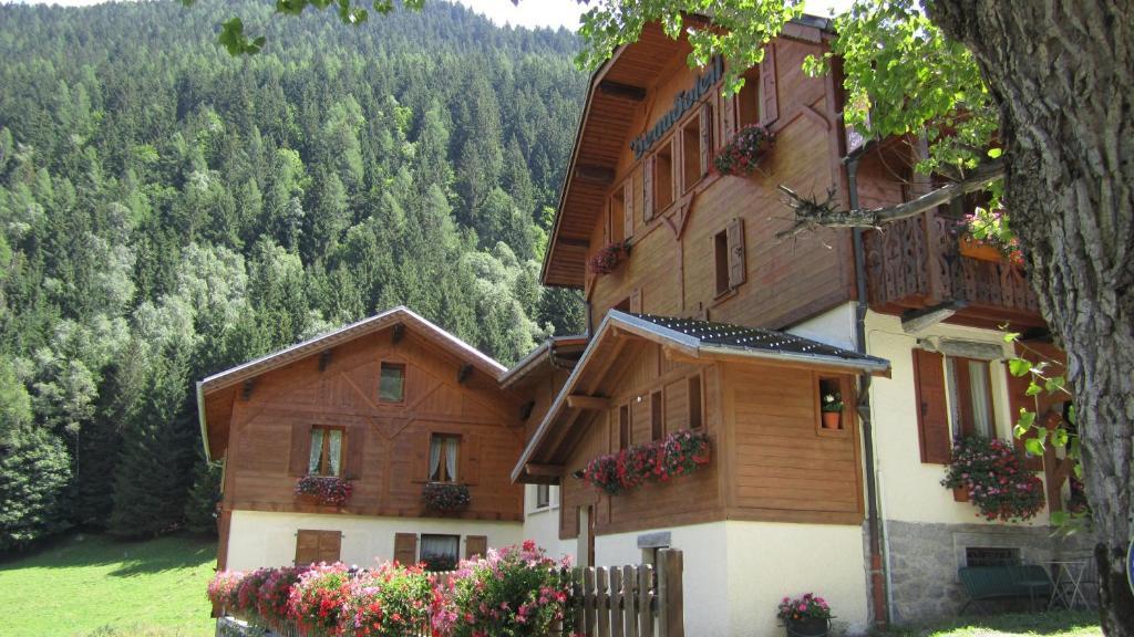 Beausoleil Bed & Breakfast Chamonix Bagian luar foto